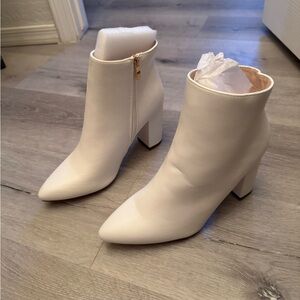 NWOT White Ankle Boots
